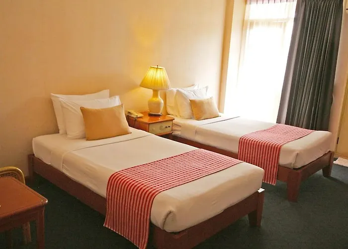 12pm Hotel