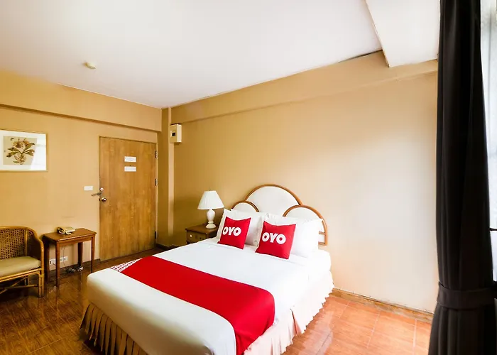 12pm Hotel